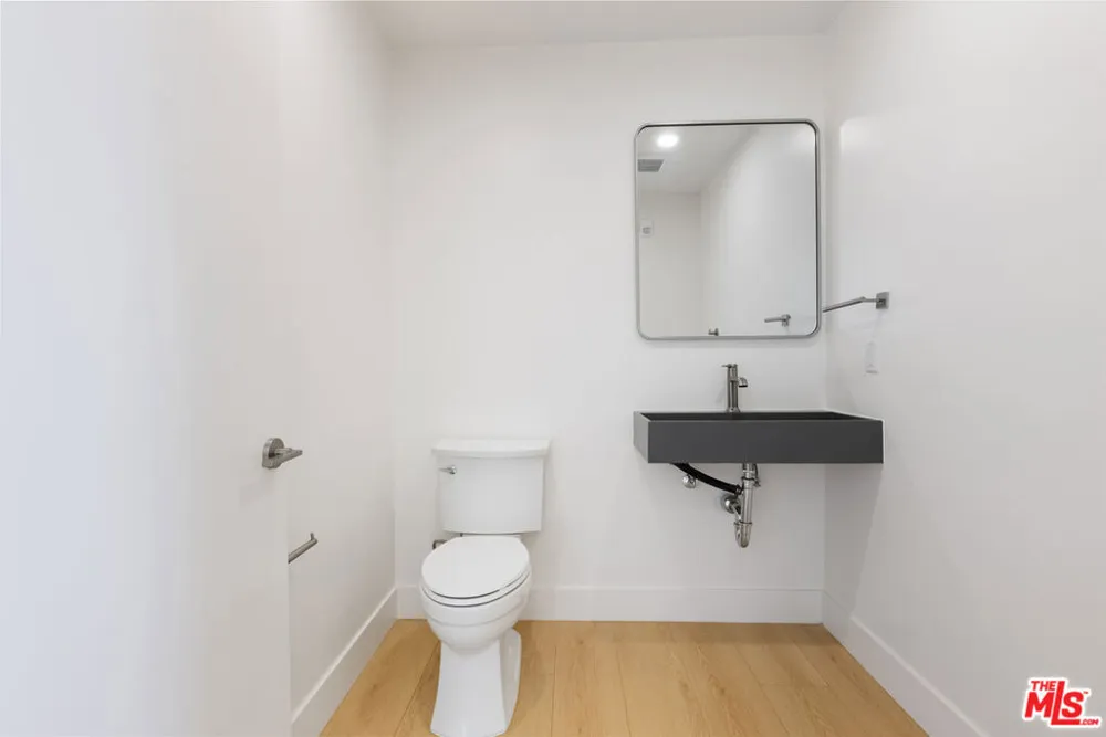 8561 Belmont Street #6 Cypress, CA 90630
