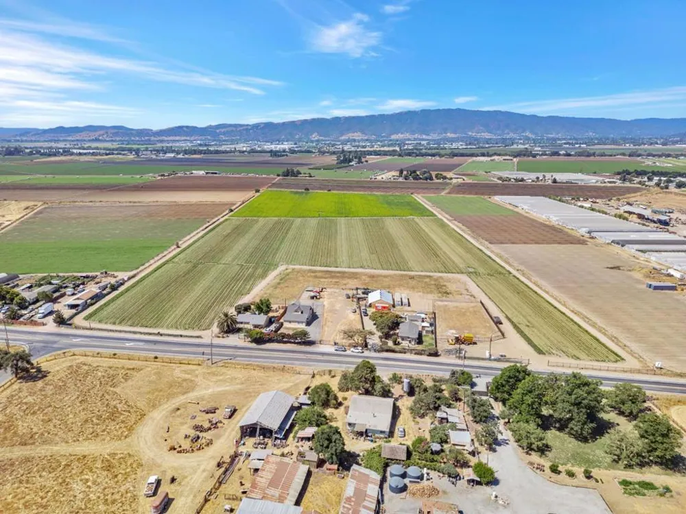 2712 Ferguson Road Gilroy, CA 95020