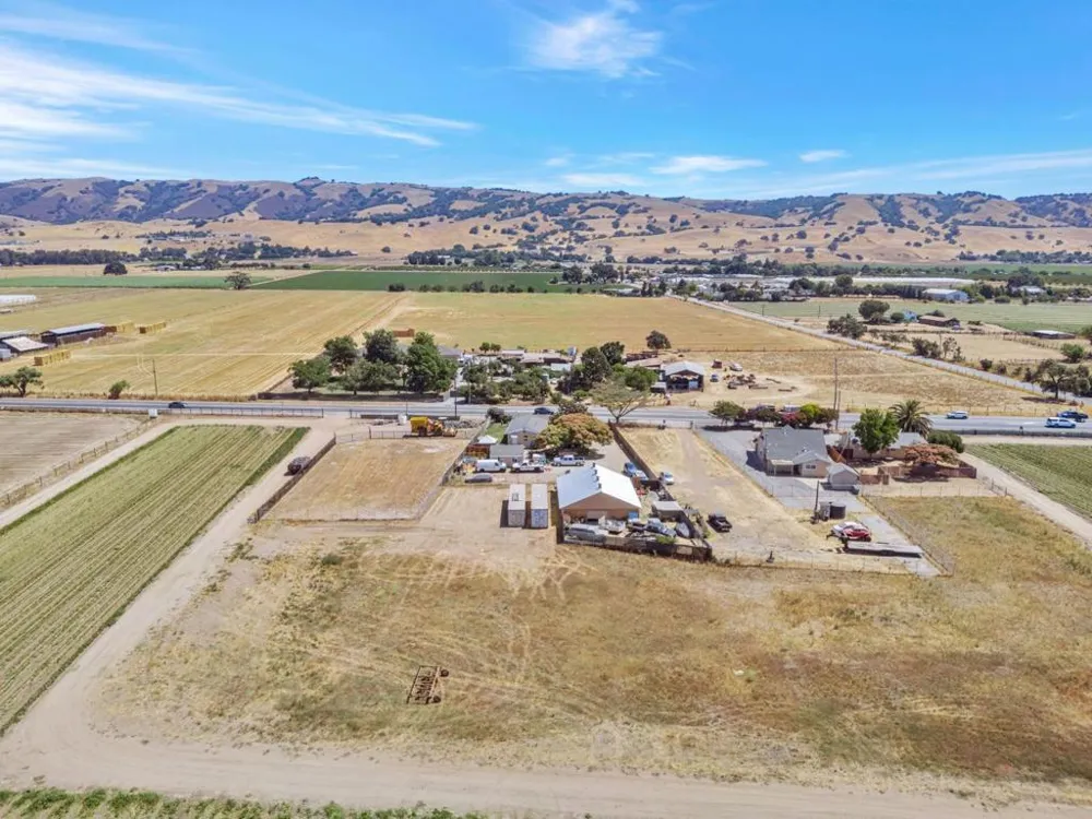 2712 Ferguson Road Gilroy, CA 95020