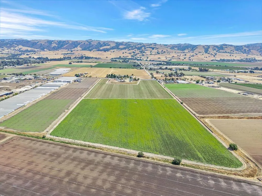 2712 Ferguson Road Gilroy, CA 95020