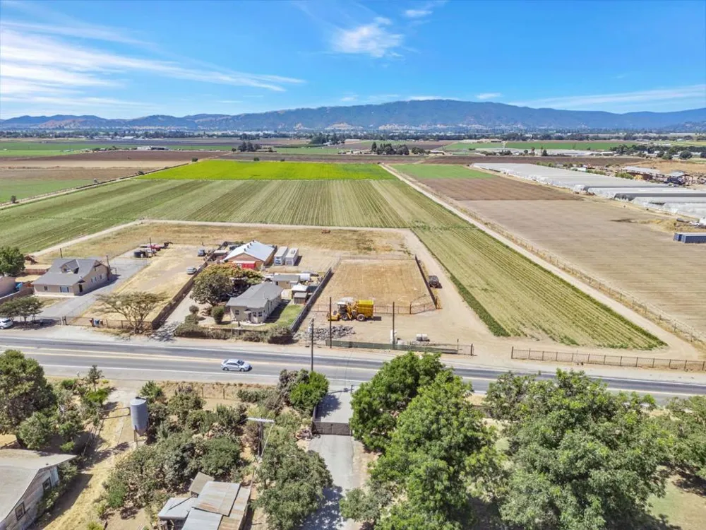 2712 Ferguson Road Gilroy, CA 95020
