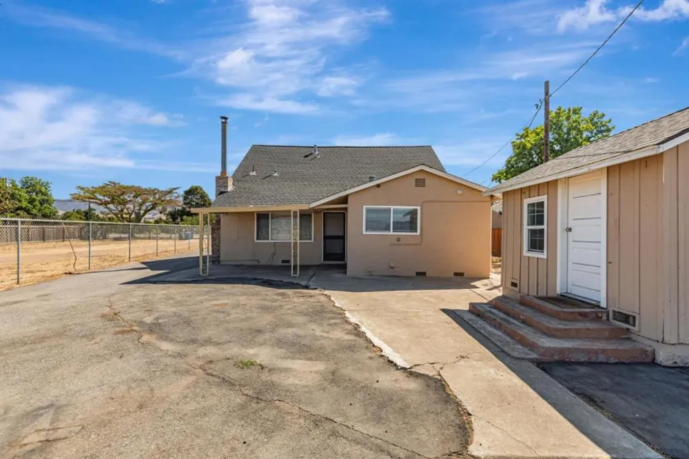 2718 Ferguson Road Gilroy, CA 95020