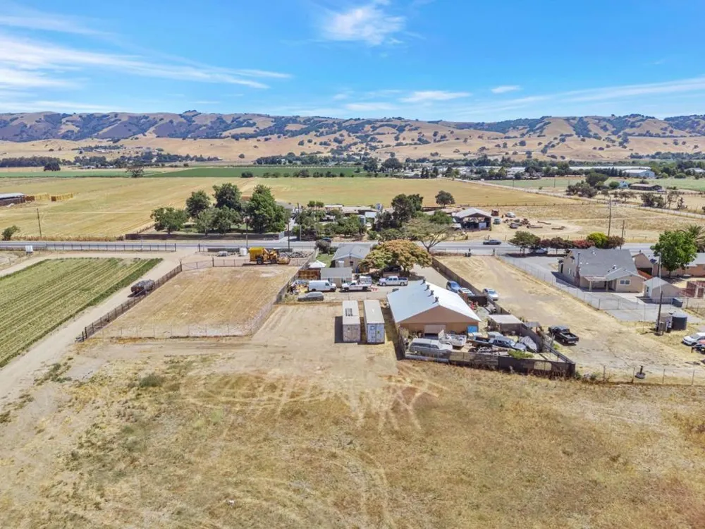 2712 Ferguson Road Gilroy, CA 95020
