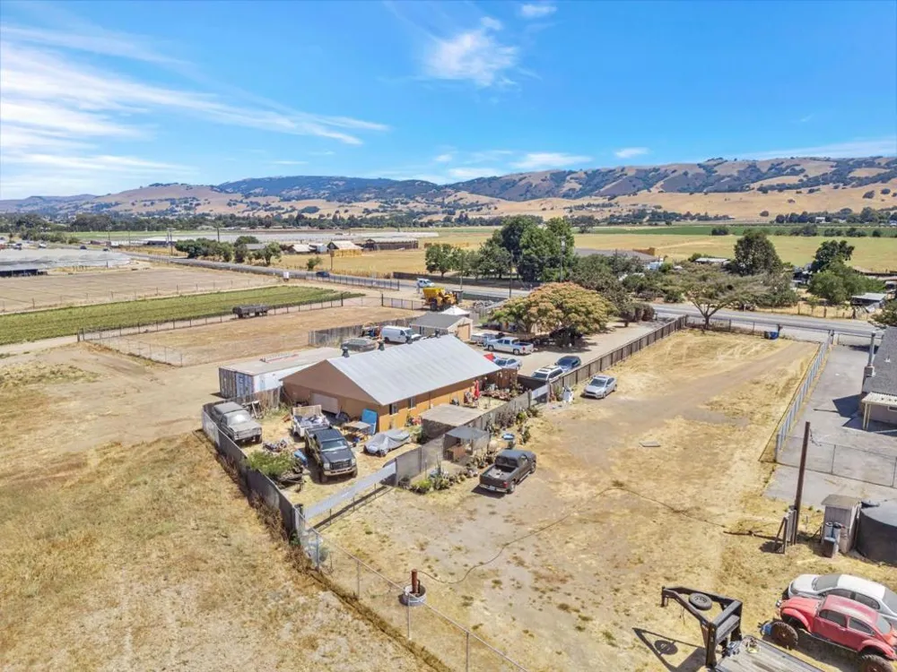 2712 Ferguson Road Gilroy, CA 95020