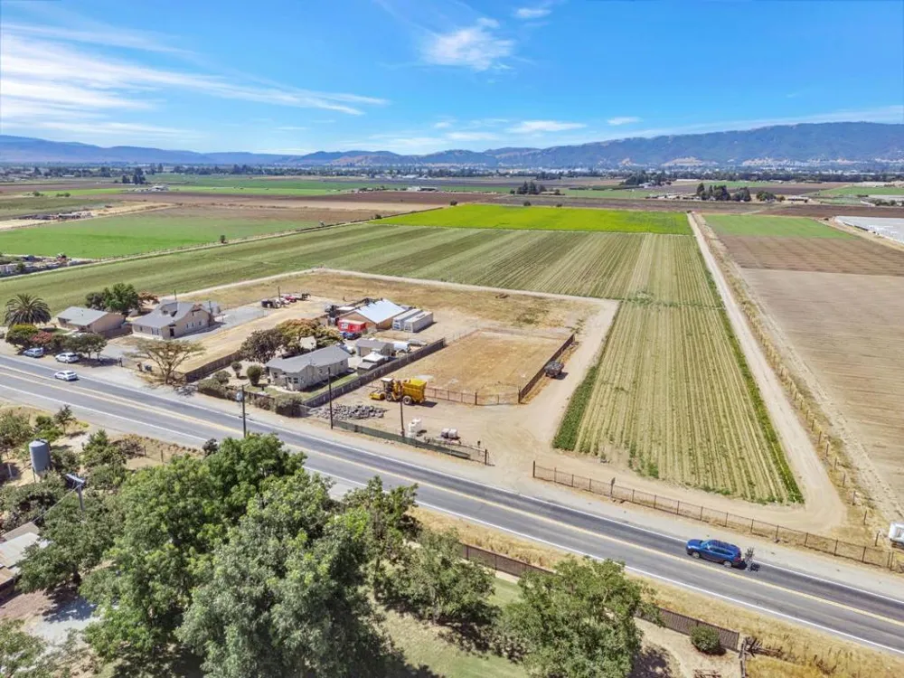 2712 Ferguson Road Gilroy, CA 95020