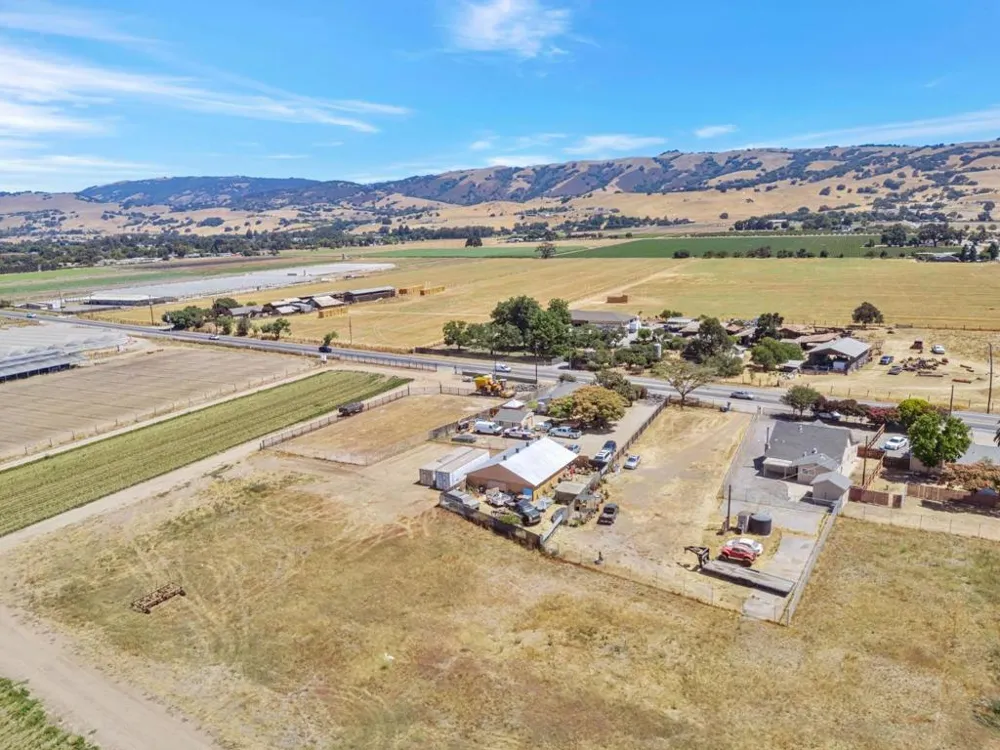 2712 Ferguson Road Gilroy, CA 95020