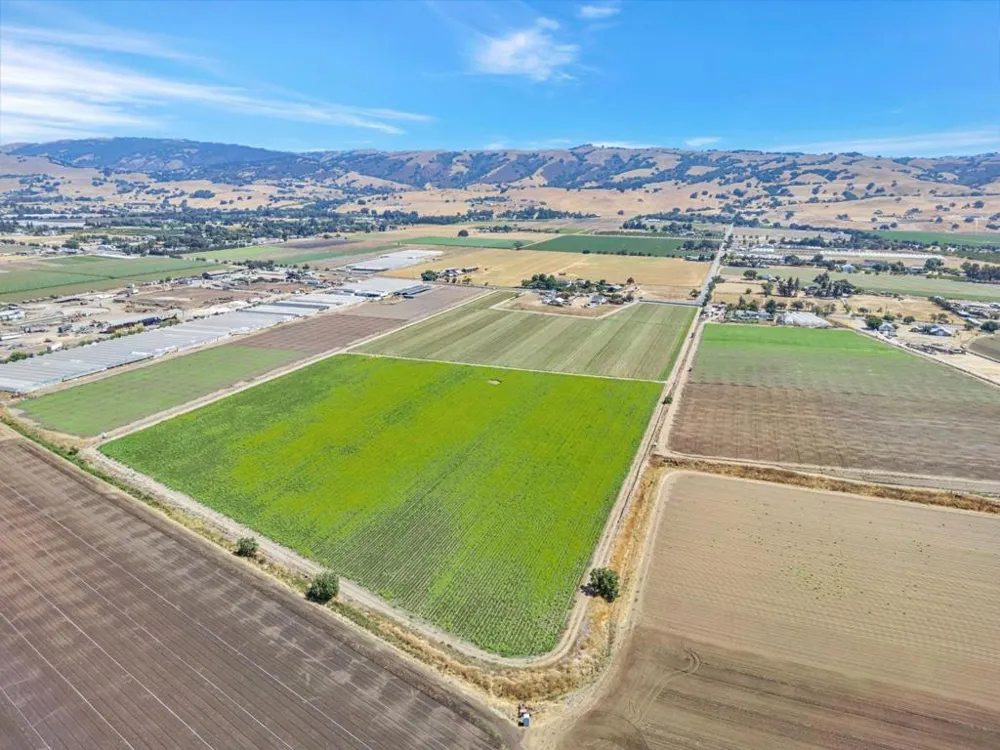 2712 Ferguson Road Gilroy, CA 95020