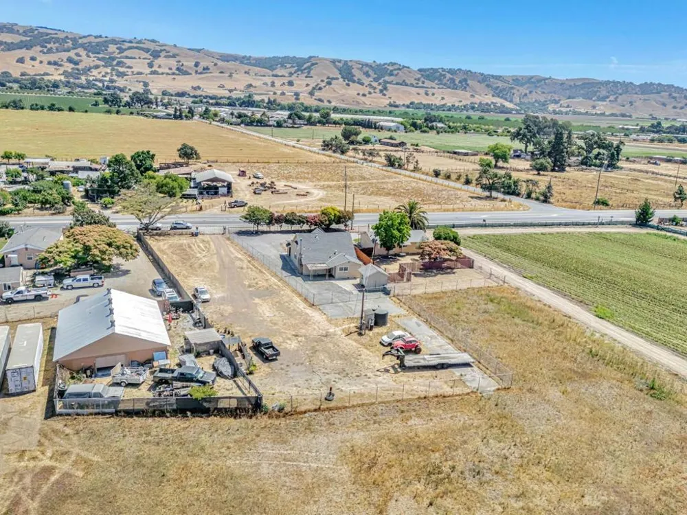 2718 Ferguson Road Gilroy, CA 95020