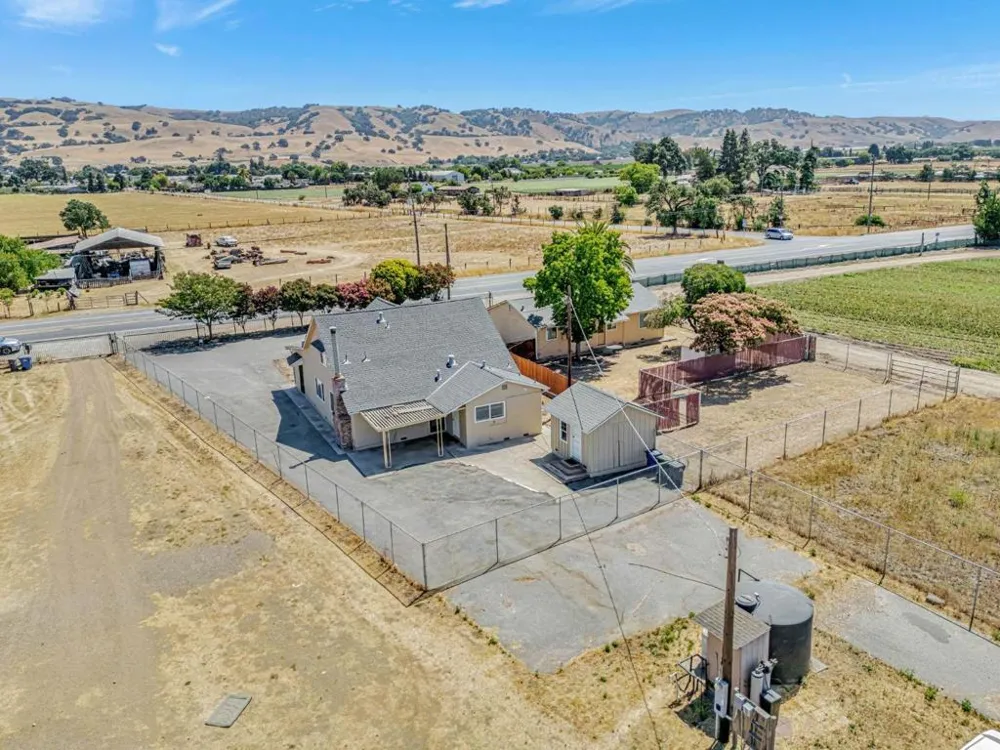 2718 Ferguson Road Gilroy, CA 95020