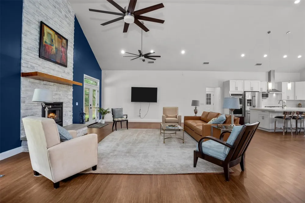207 W Neyland Colmesneil, TX 75938