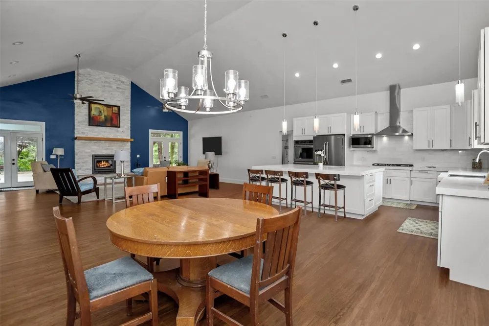 207 W Neyland Colmesneil, TX 75938