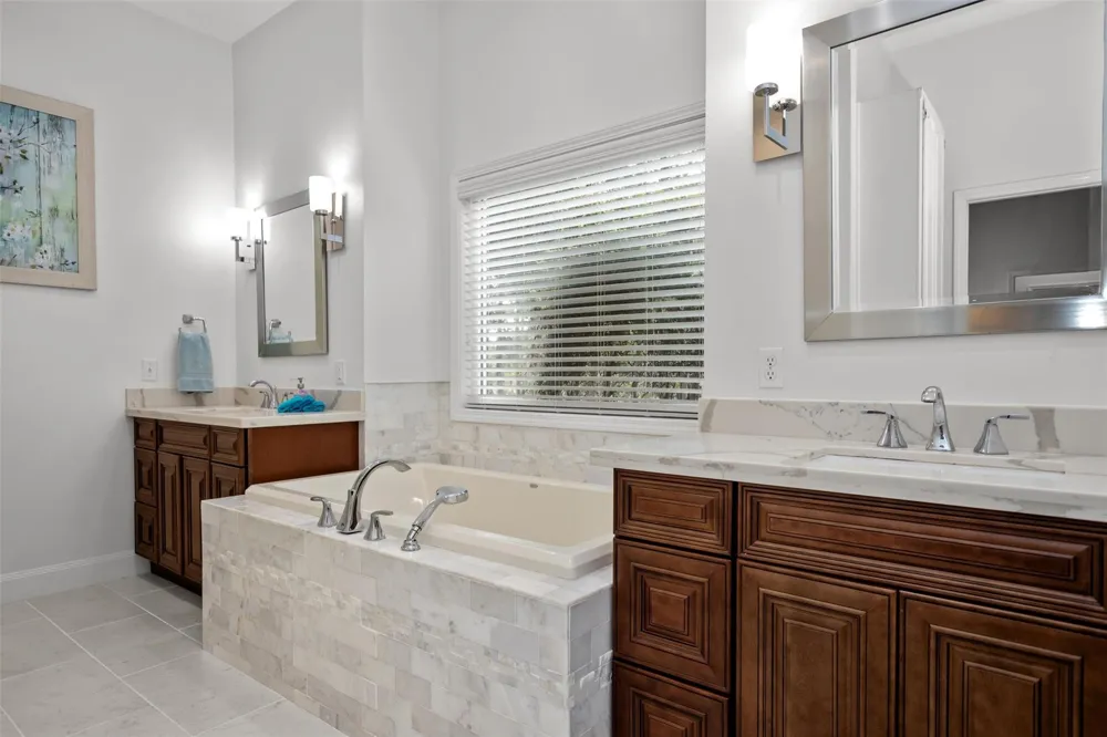 207 W Neyland Colmesneil, TX 75938