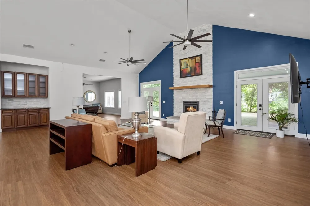 207 W Neyland Colmesneil, TX 75938