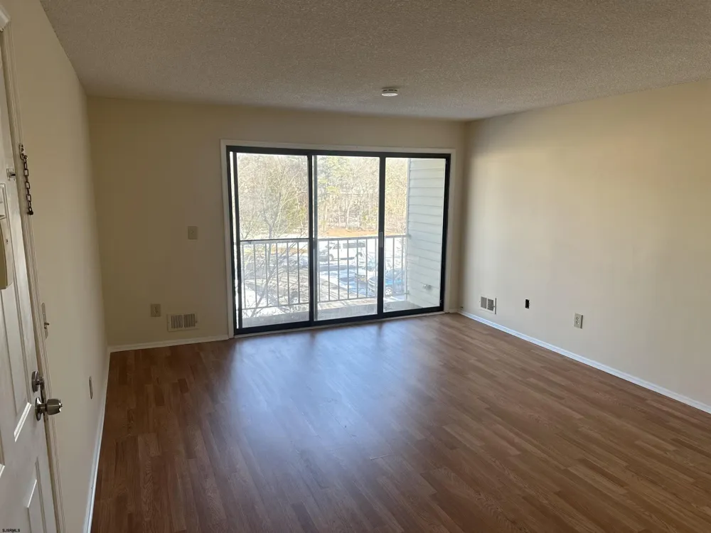 203 Colonial Ct Galloway Township, NJ 08205