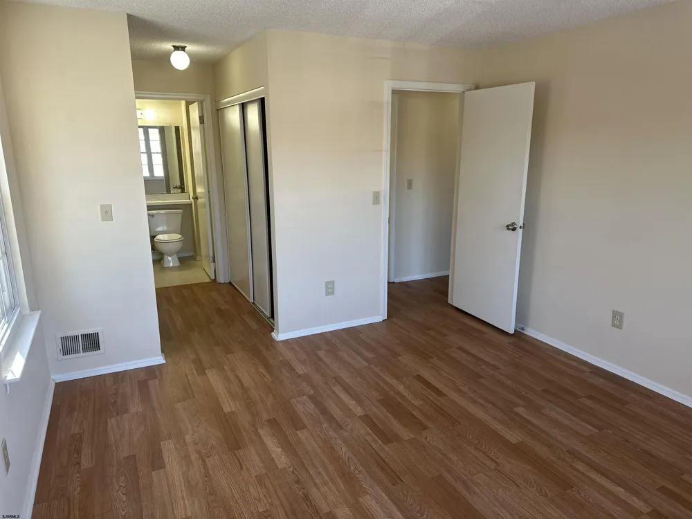 203 Colonial Ct Galloway Township, NJ 08205