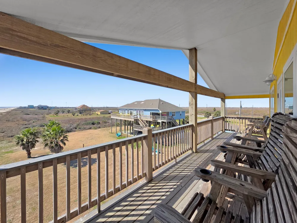 1120 Alex Drive Gilchrist, TX 77617