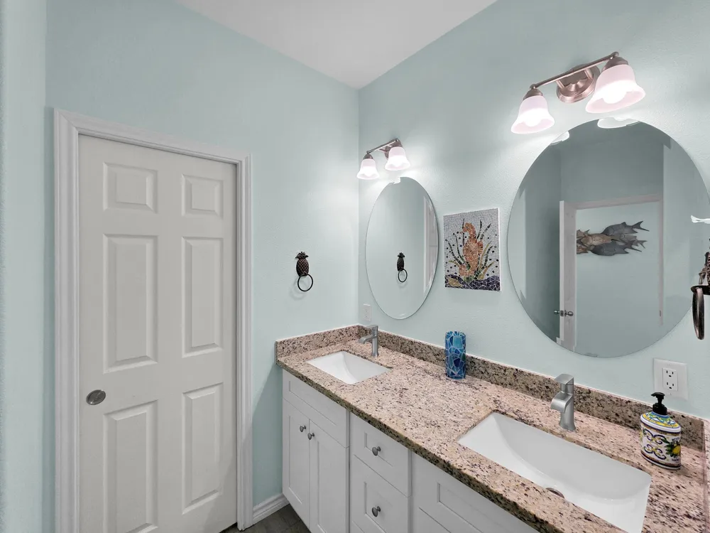 1120 Alex Drive Gilchrist, TX 77617