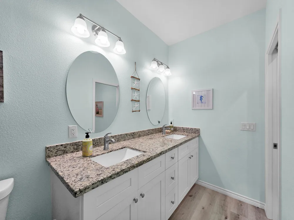 1120 Alex Drive Gilchrist, TX 77617
