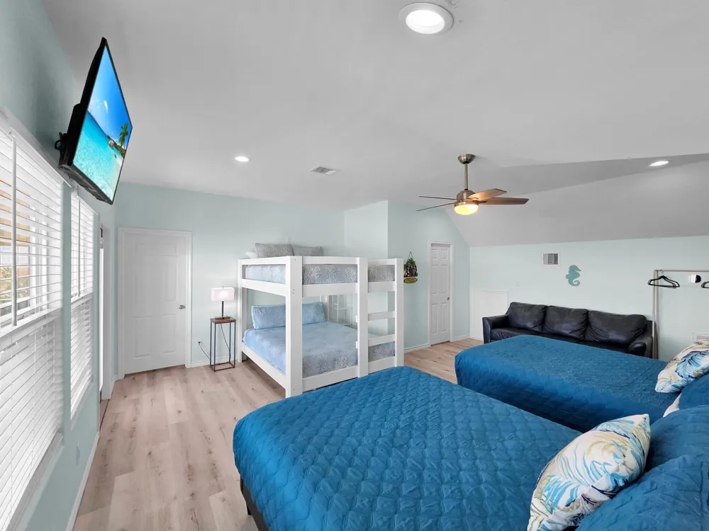 1120 Alex Drive Gilchrist, TX 77617