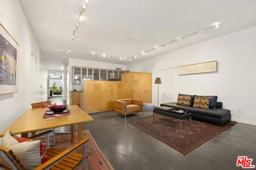 615 Hampton Drive #B104 Venice, CA 90291