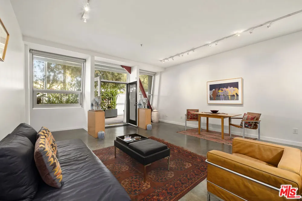 615 Hampton Drive #B104 Venice, CA 90291