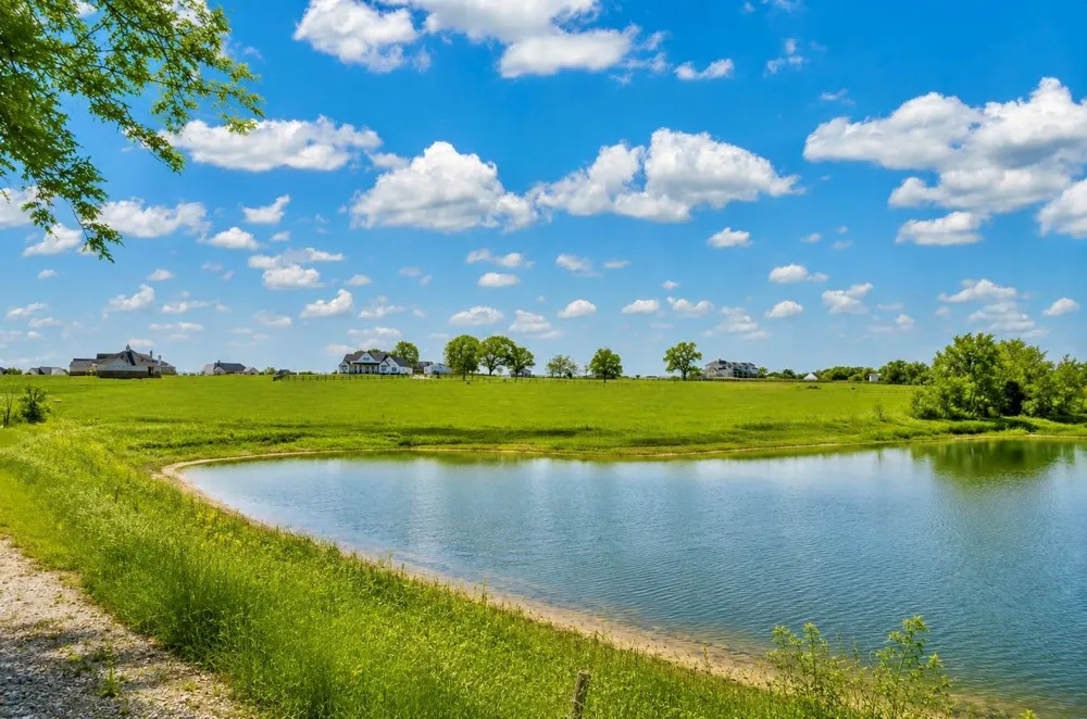 1549 Bluebonnet Ridge Drive Chappell Hill, TX 77426