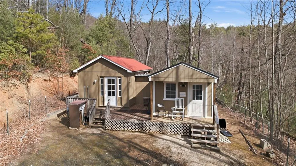 840 Summit Ridge Road Purlear, NC 28665