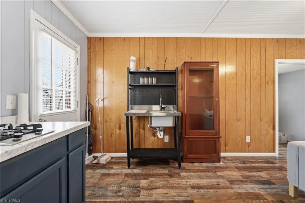 840 Summit Ridge Road Purlear, NC 28665
