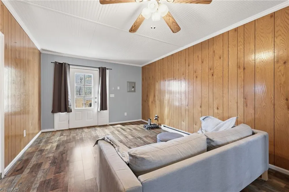 840 Summit Ridge Road Purlear, NC 28665
