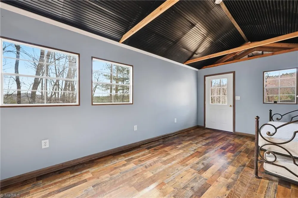 840 Summit Ridge Road Purlear, NC 28665