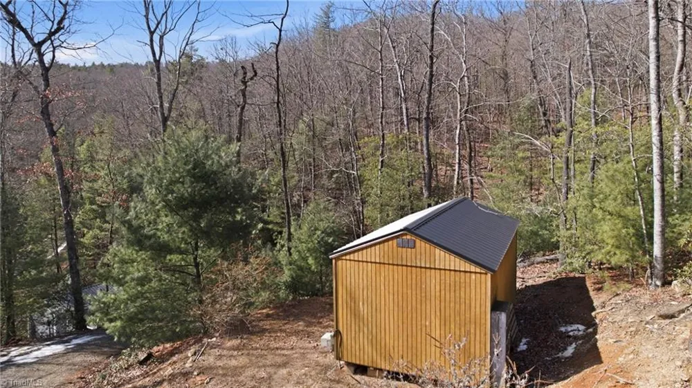 840 Summit Ridge Road Purlear, NC 28665