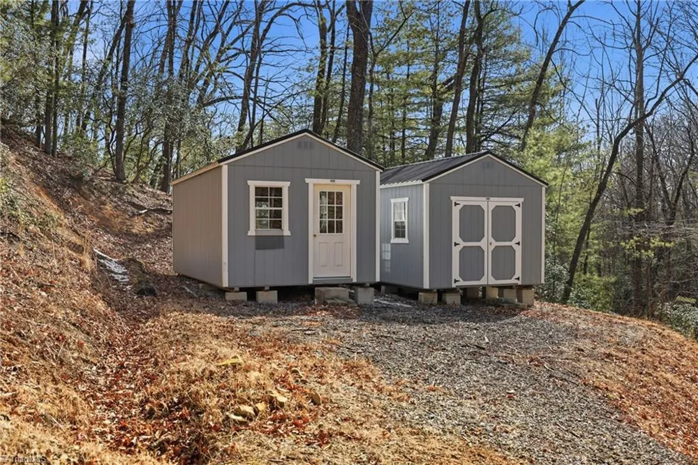 840 Summit Ridge Road Purlear, NC 28665