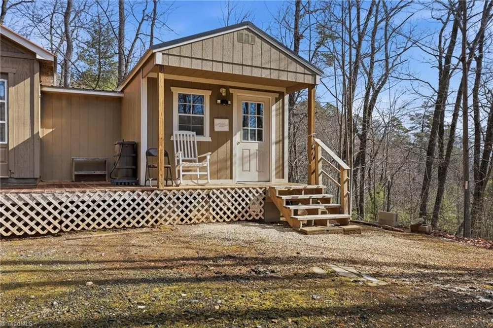 840 Summit Ridge Road Purlear, NC 28665