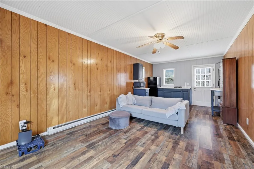 840 Summit Ridge Road Purlear, NC 28665