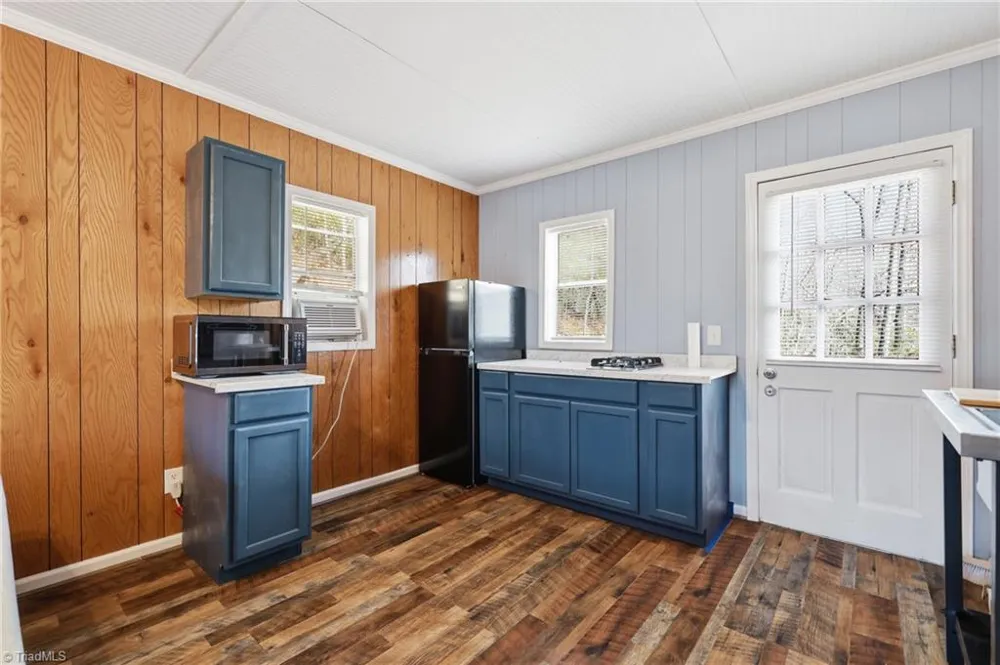 840 Summit Ridge Road Purlear, NC 28665