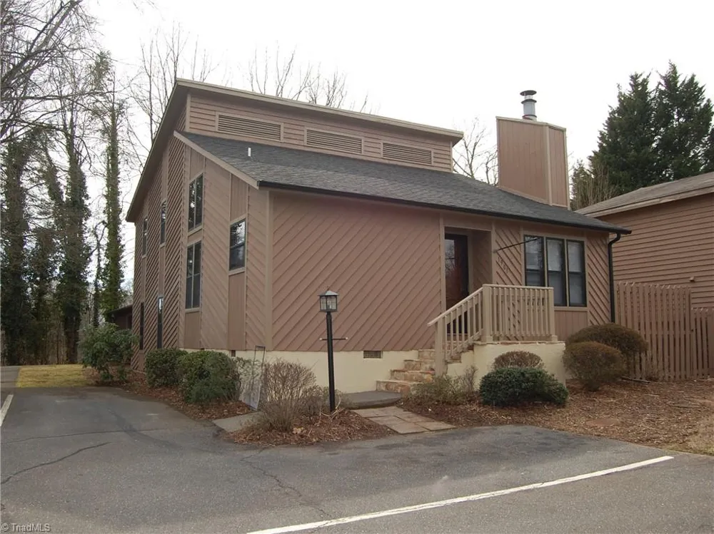 1901 Stonewood Drive