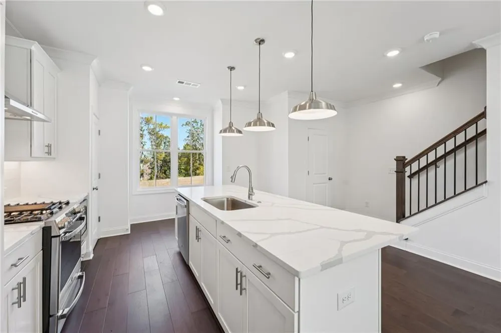 621 Silva Street #124