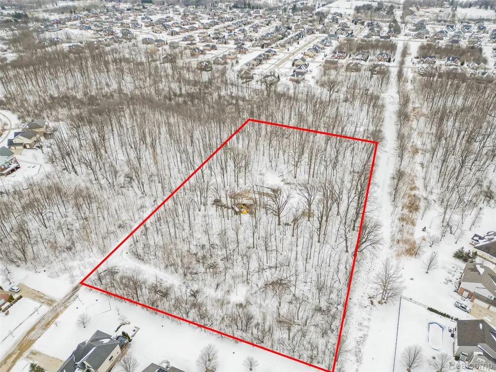 52485 10 Mile Road Lyon Charter Township, MI 48178