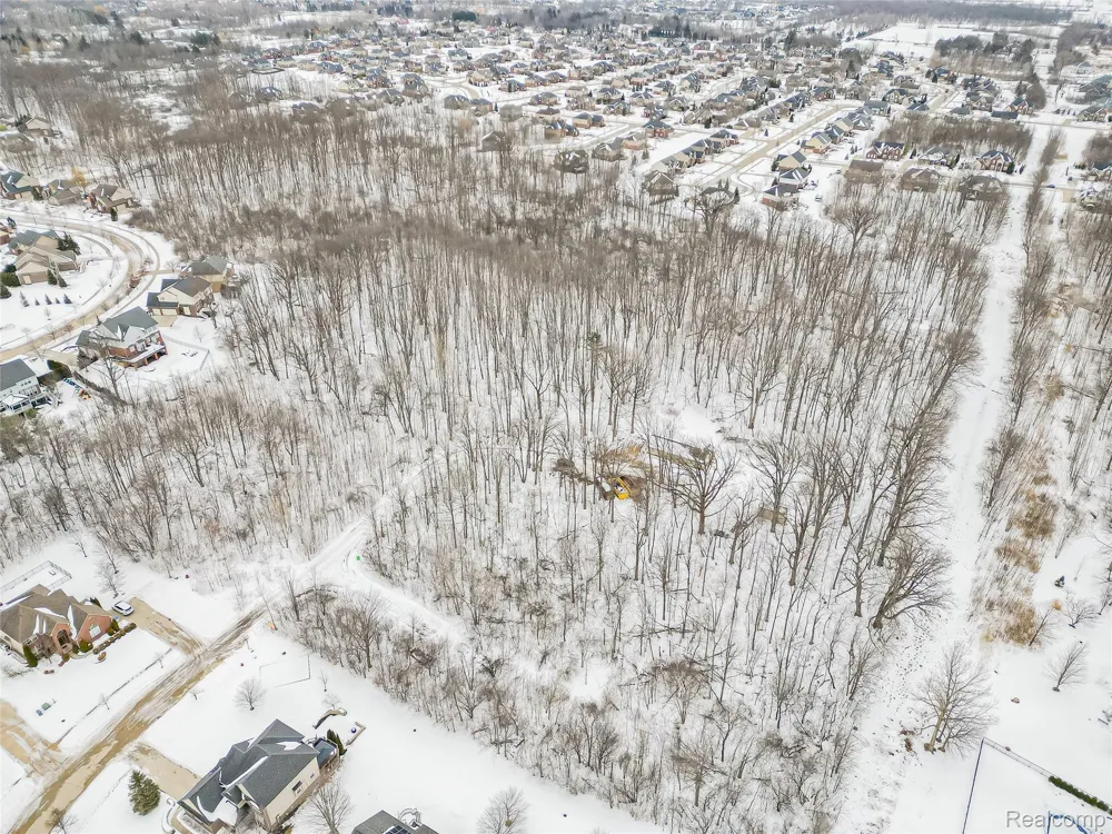 52485 10 Mile Road Lyon Charter Township, MI 48178