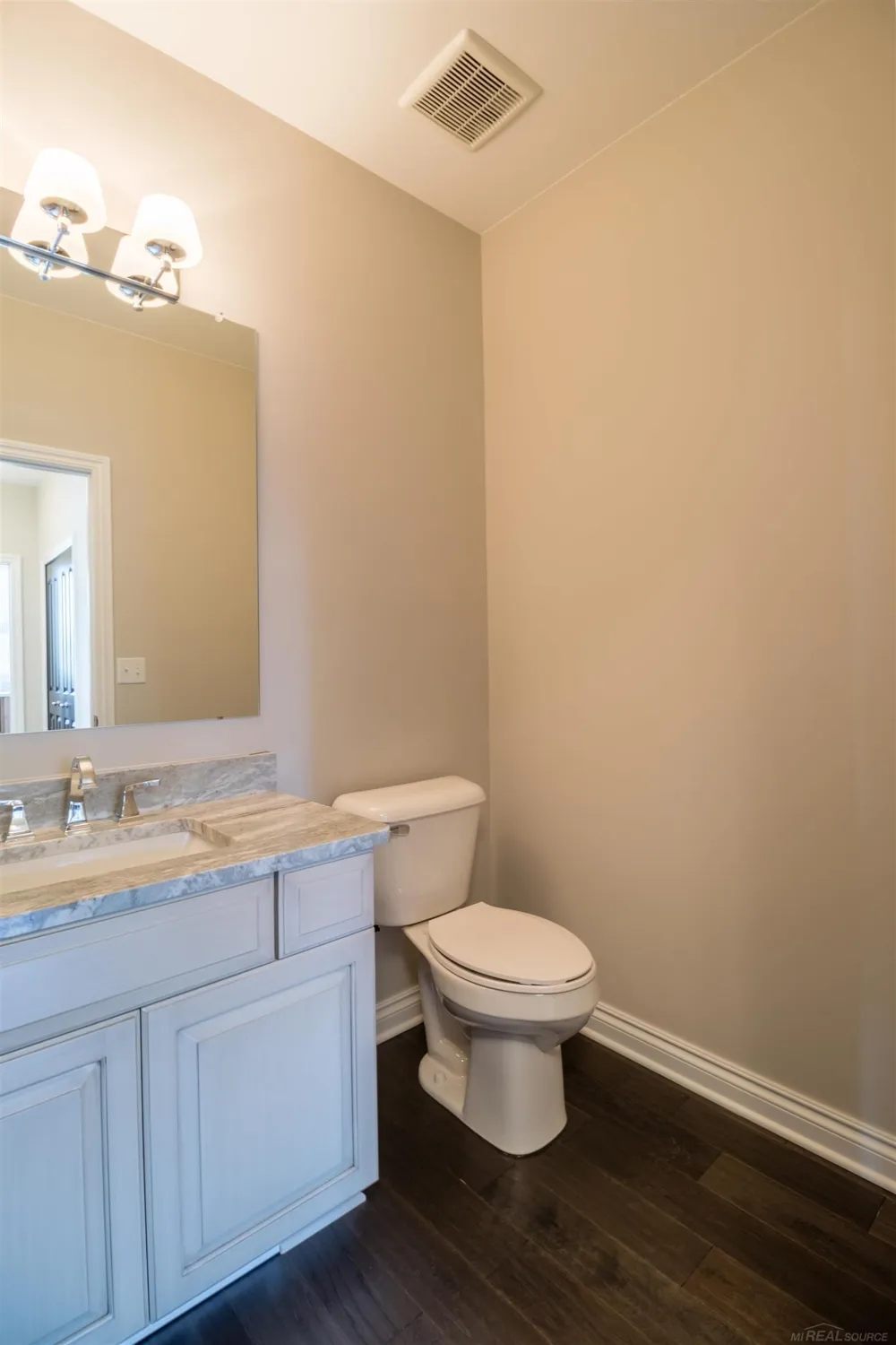 7496 Brunswick Drive Washington Township, MI 48095