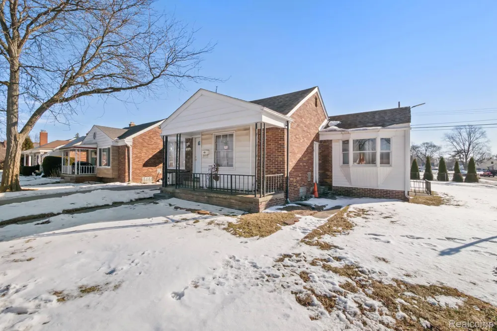 7739 Rosedale Boulevard Allen Park City, MI 48101