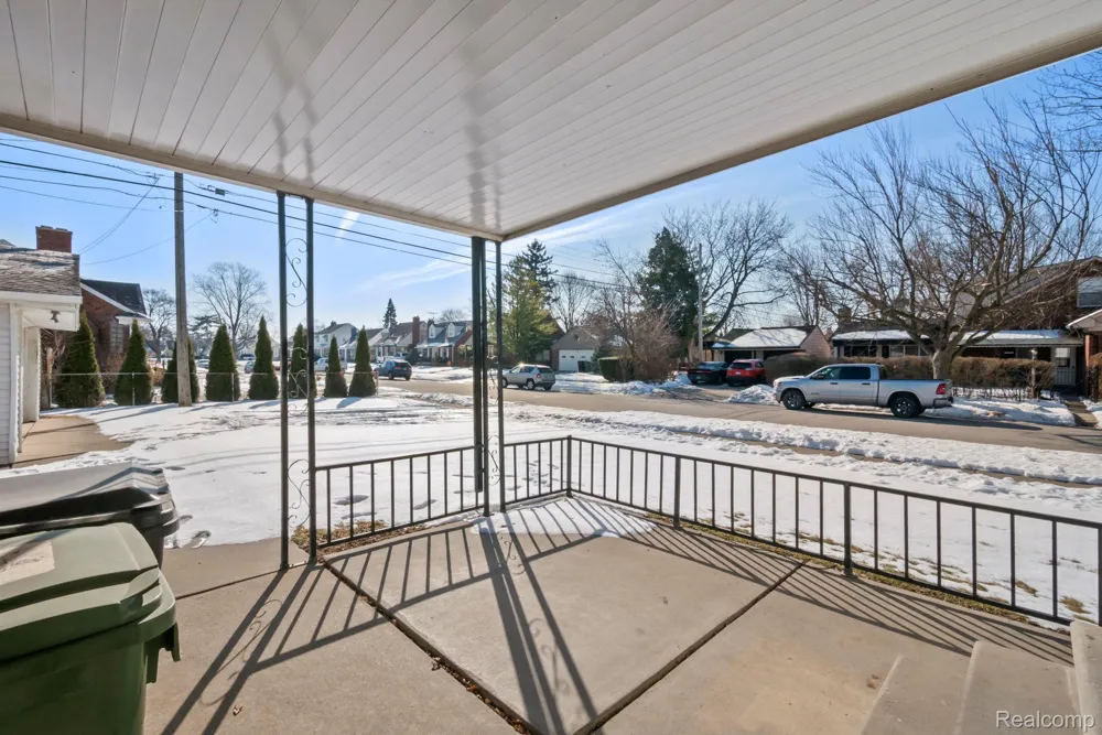 7739 Rosedale Boulevard Allen Park City, MI 48101