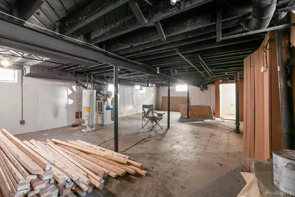 7739 Rosedale Boulevard Allen Park City, MI 48101