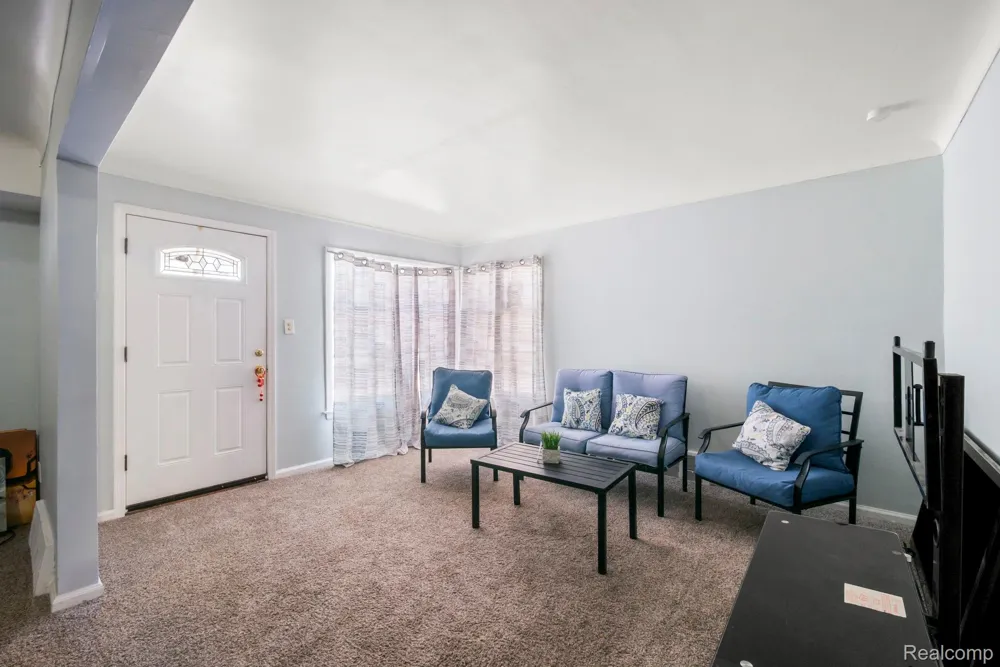 7739 Rosedale Boulevard Allen Park City, MI 48101