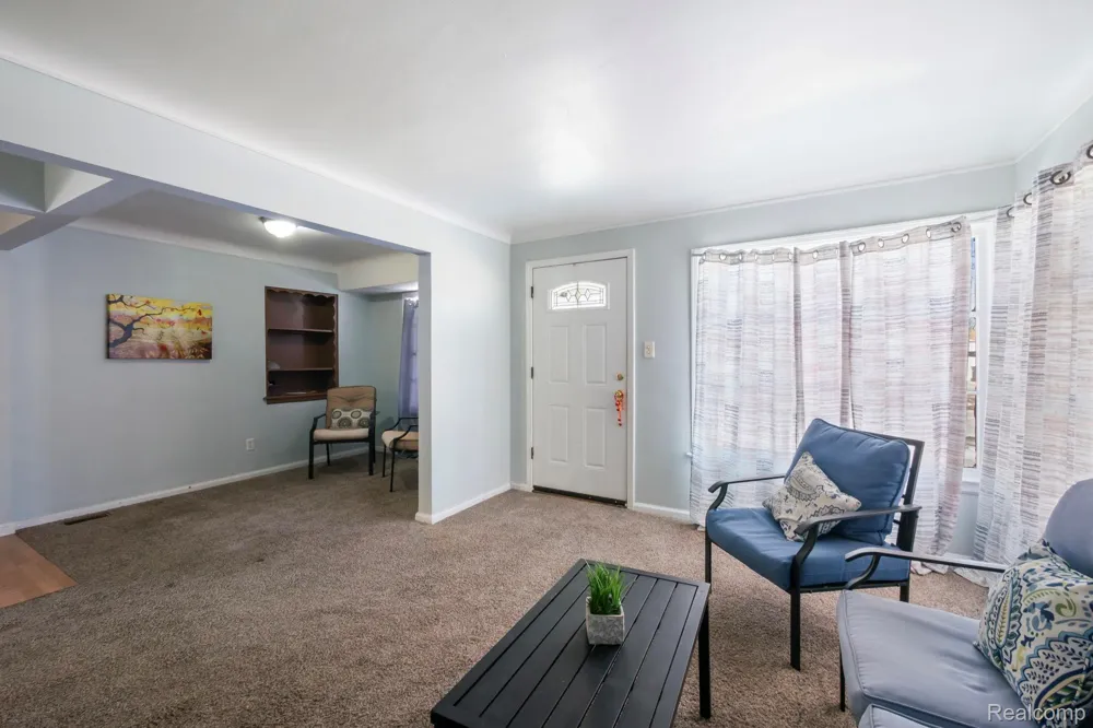 7739 Rosedale Boulevard Allen Park City, MI 48101