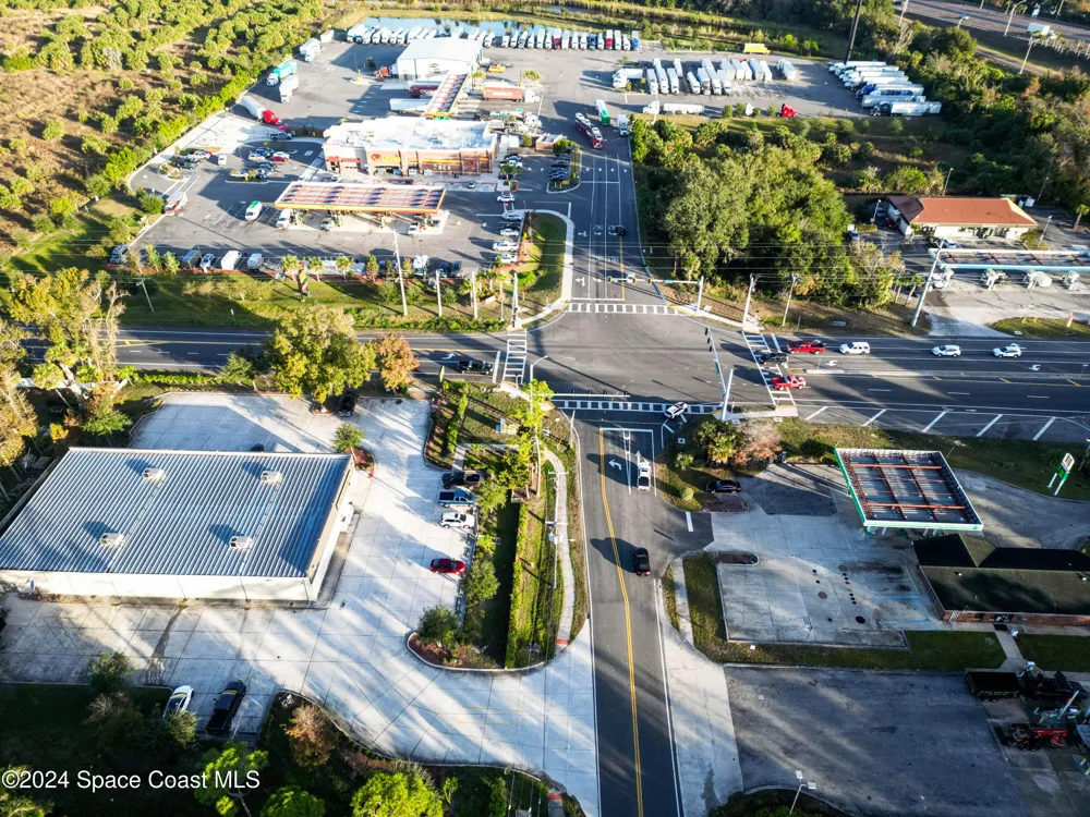 Hammock Trail Mims, FL 32754