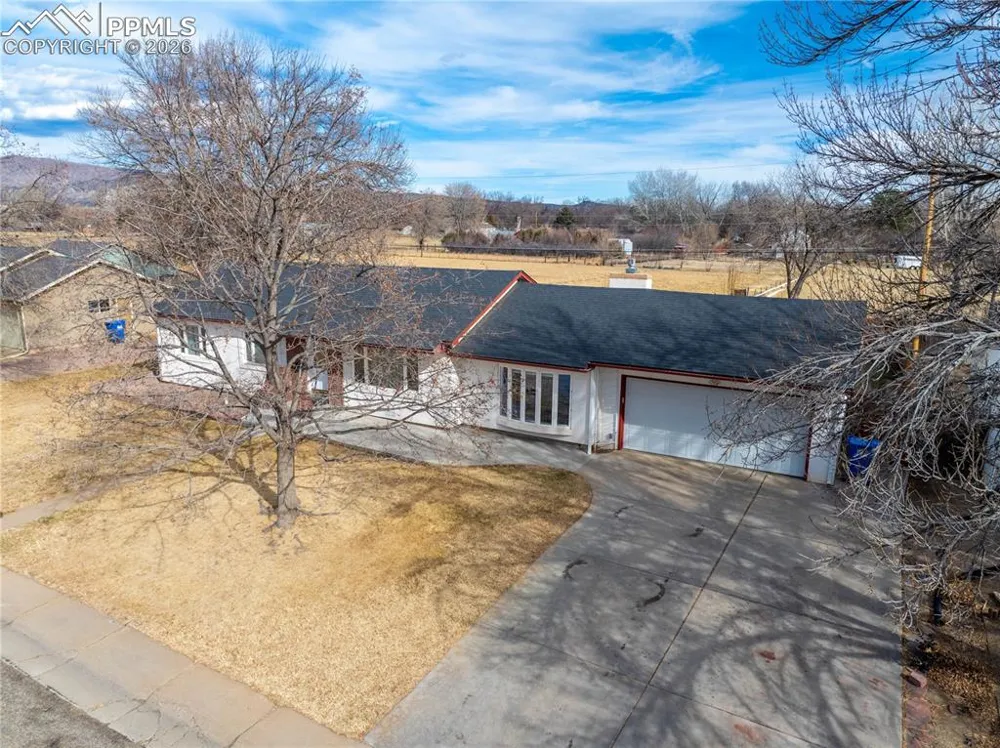 124 E Circle Drive Canon City, CO 81212