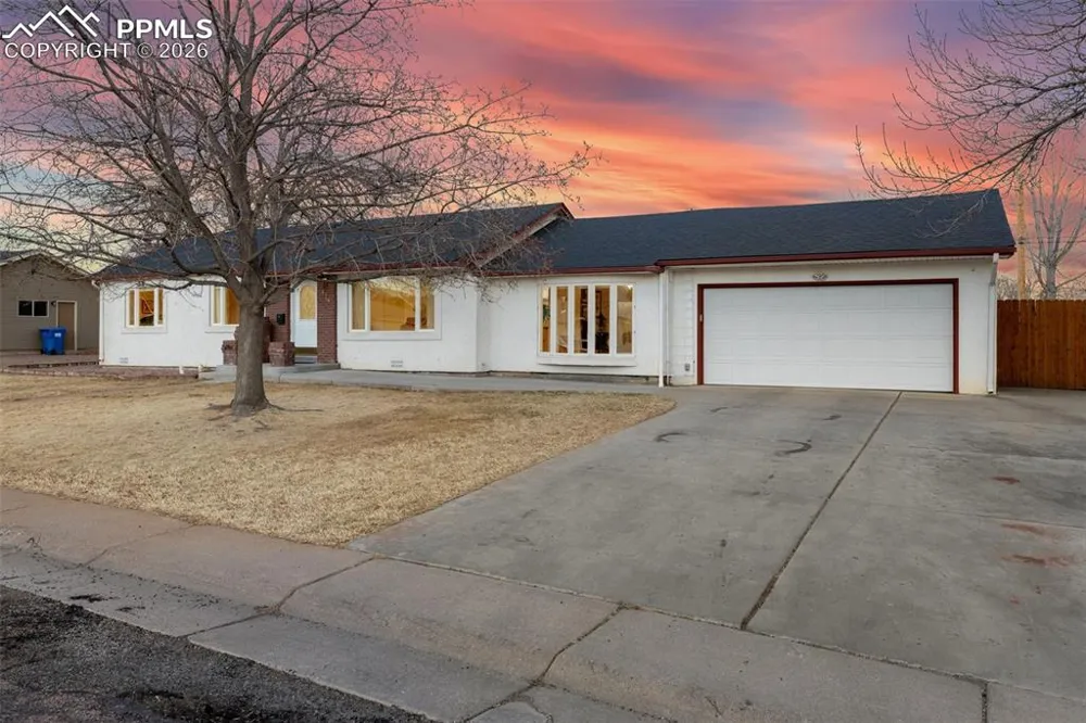124 E Circle Drive Canon City, CO 81212