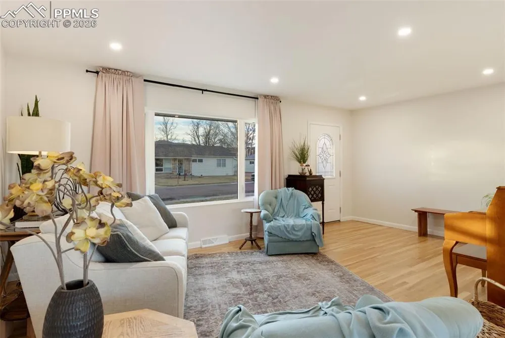 124 E Circle Drive Canon City, CO 81212