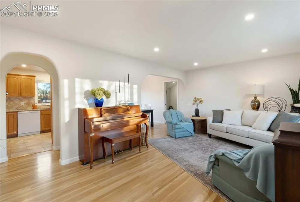 124 E Circle Drive Canon City, CO 81212